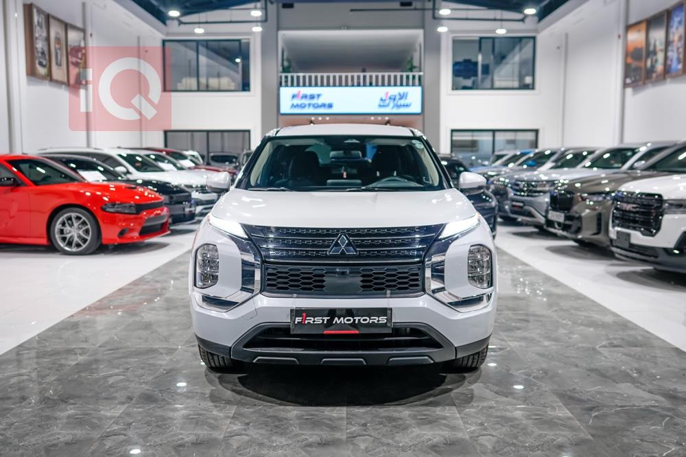 ميتسوبيشي اوتلاندر